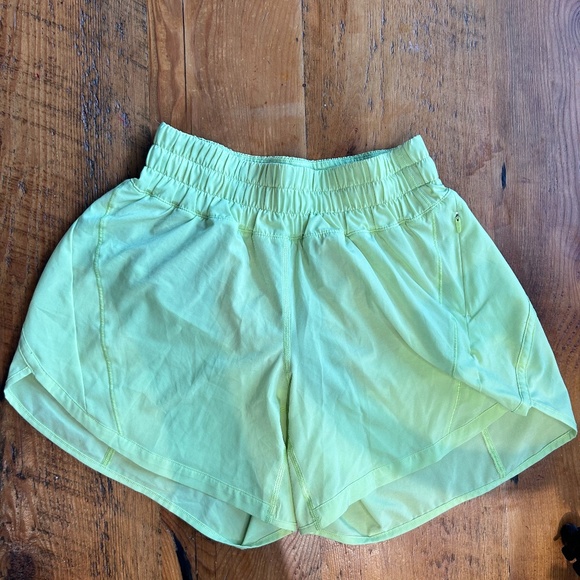 Lululemon Shorts - 4 Inch - Size 4 - Picture 1 of 4